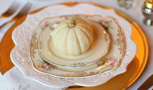 Make Planning Your Thanksgiving Dinner Easier With Table and Chair Rentals
