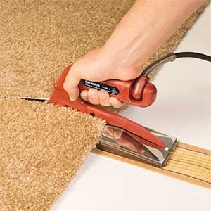 Roberts® Deluxe Heat Bond Iron