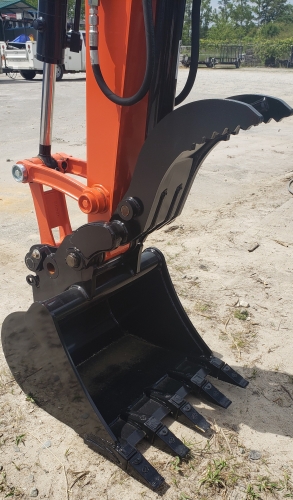 KX040-4 MINI EXCAVATOR