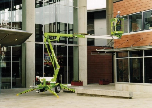 40' Electric Towable Boom Lift