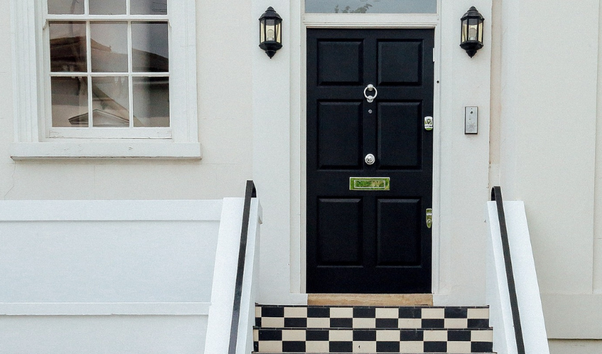 Tuxedo Kitchens and Black Front Doors Increase Sale Prices Ansonia Lumber Ansonia, OH