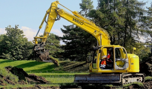  How to Use a Mini-Excavator