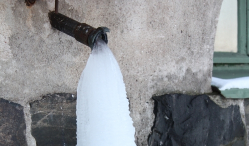 Rent the Equipment You Need to Thaw Your Frozen Pipes