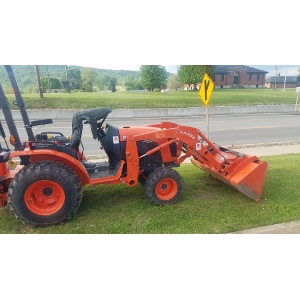 Kubota 4wd Tractor with Front End Loader 