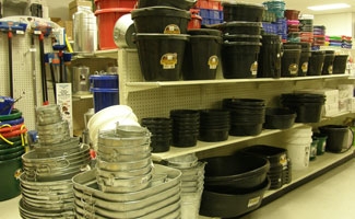 Pails, Tubs & Feeders