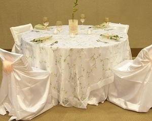 We Rent Linens, Pink Lily & Vine Organza Table Linen