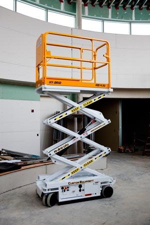 SCISSOR LIFT 19'