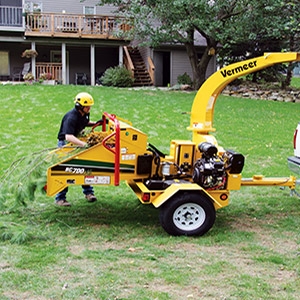 Vermeer® 6 inch x 8 inch Intake 25 HP Brush Chipper 