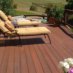 Fiberon Horizon Decking in Rosewood