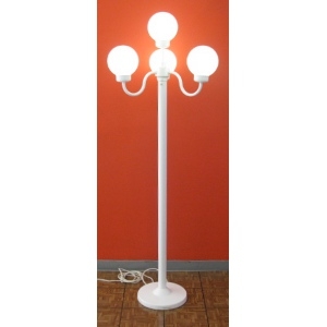 4 Globe Lamp Post 