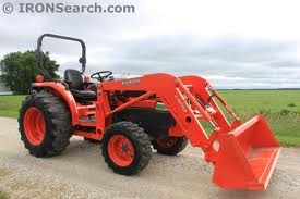 Kubota 4x4 Tractor with Front Loader