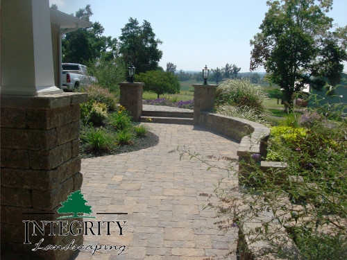 Paver Pathway with Retaining Wall