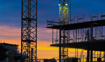 Jobsite Lighting Solutions for Shorter Days
