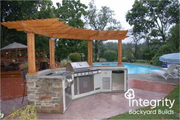 Outdoor Kitchen with Pergola Cover