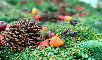How to Keep Your Live Wreaths, Swags and Garlands Alive Through the Holidays