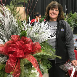 East River Nursery Holiday Porch Pot Class #1