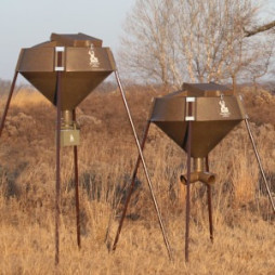 Boss Buck 600 lb Capacity Feeders