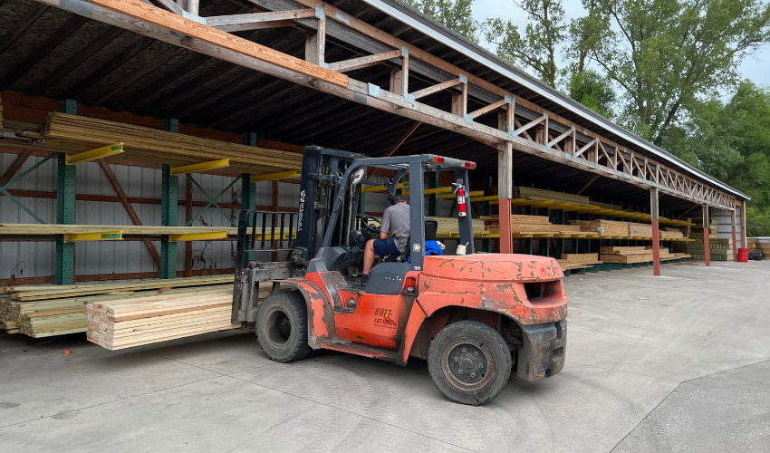 Building Supply Center and Lumber Yard for Local Contractors and DIYers