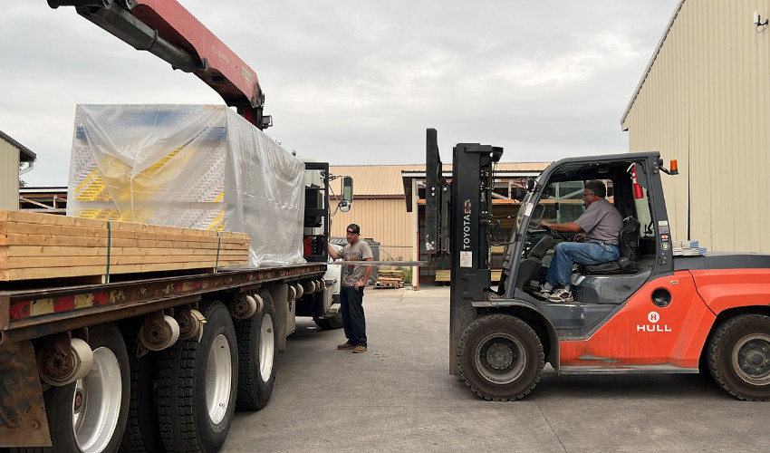 Building Supply Center and Lumber Yard for Local Contractors and DIYers