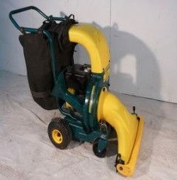 MTD Self-Propelled Lawn Chipper Shredder Vacuum