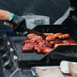 GRILLS